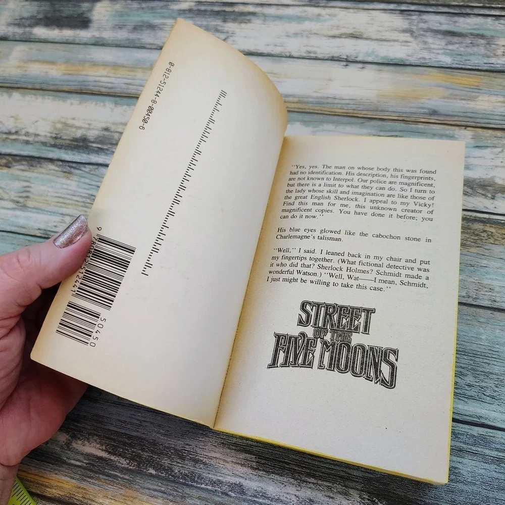 Street of the Five Moons Elizabeth Peters 1987 Tor 1st Ed Vicky Bliss Mystery PB